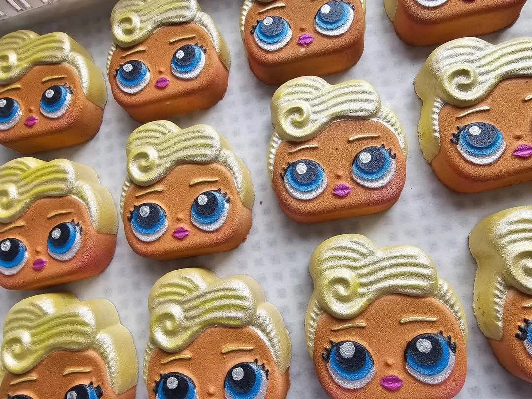 Blonde LOL! Doll Bath Bomb - Blueberry Jam